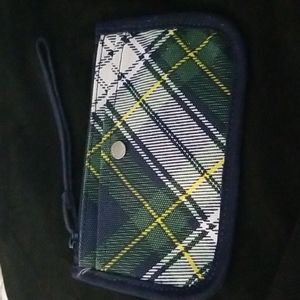 Wristlet purse